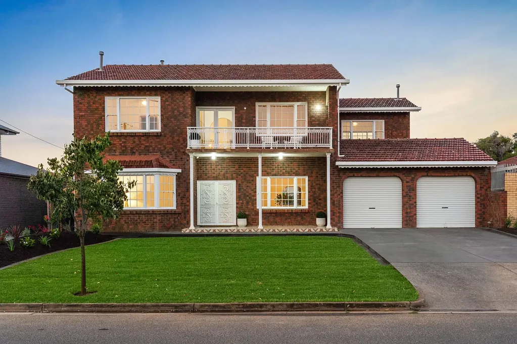 Brilliant Location - Outstanding Large Family Home