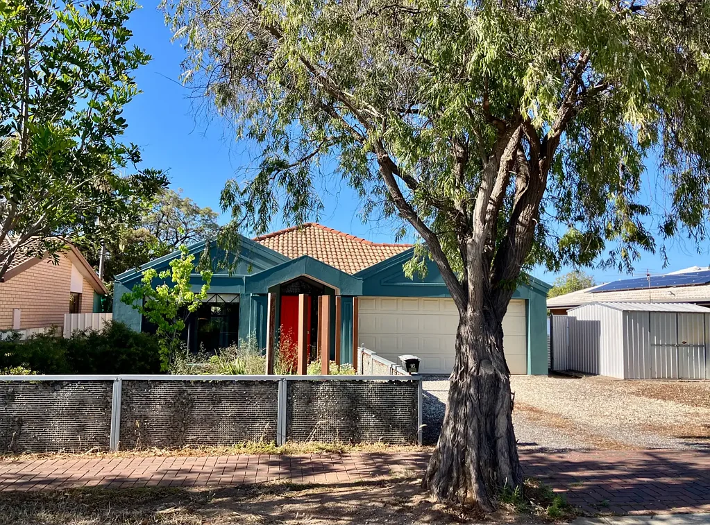 16 Elder Pde, Port Willunga, SA 5173
