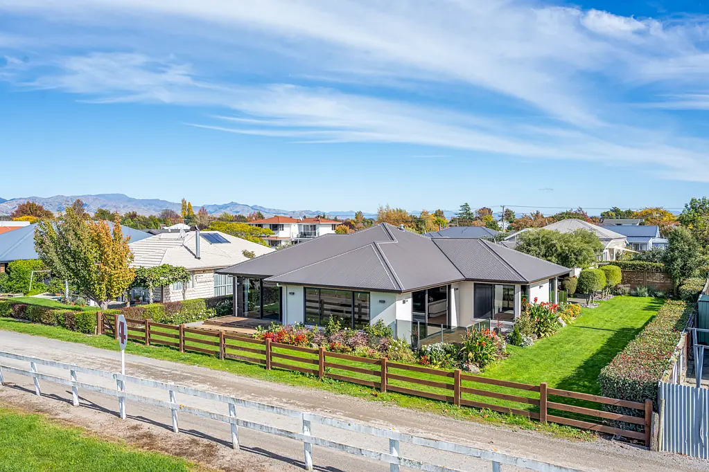 Springlands 3房  Your Private Grandstand to the Races!