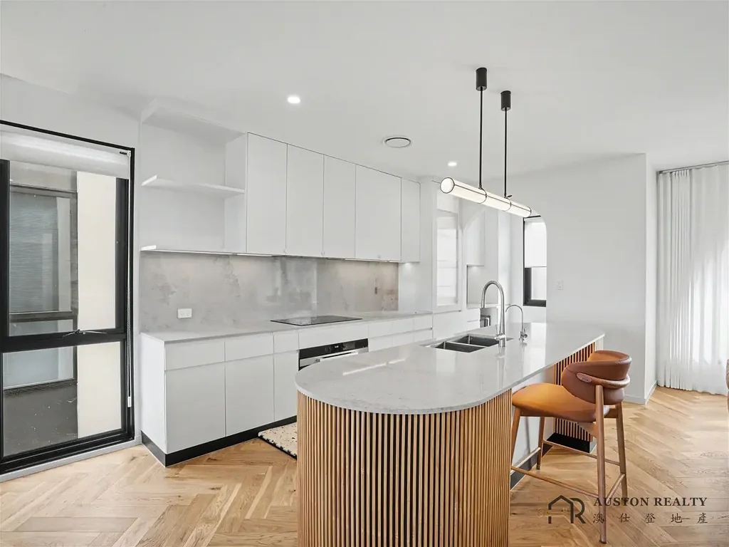 Brand-New Fully Furnished Townhouse with Private Internal Lift | Move-In Ready | Prime Bundall Location