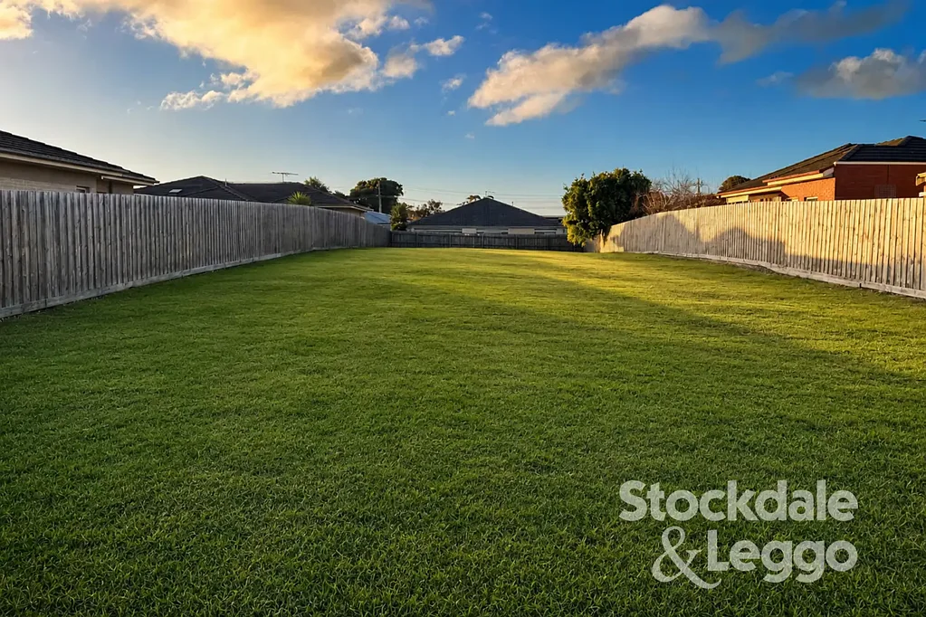 2 Moorfield Avenue, Rosebud, VIC 3939