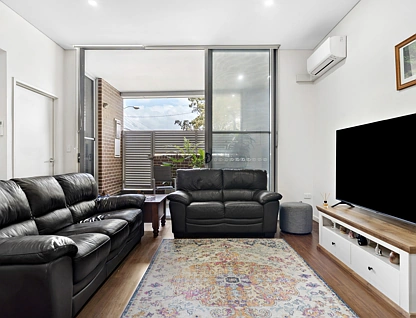 2/203 Birdwood Road, Georges Hall, South Western Suburbs, 2 habitaciones, 2 baños, Apartment