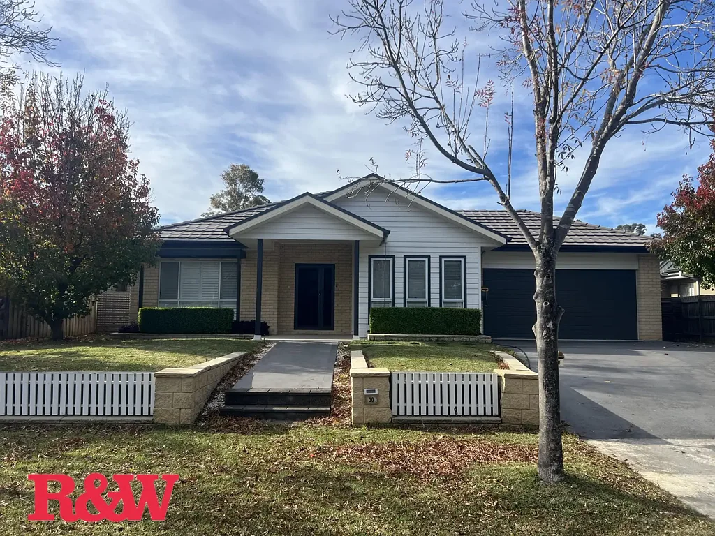 RARE GEM IN WILTON !!