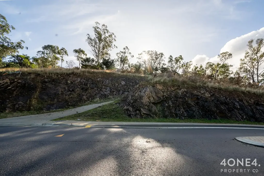 Lenah Valley Mountain Views and plenty of room to move