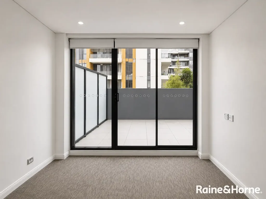 Modern 'Meriton' Apartment with Resort-Style Facilities in a Prime Eastgardens Location
