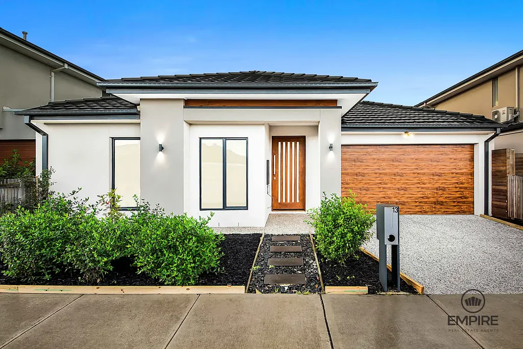13 Favero Street, Clyde North, VIC 3978
