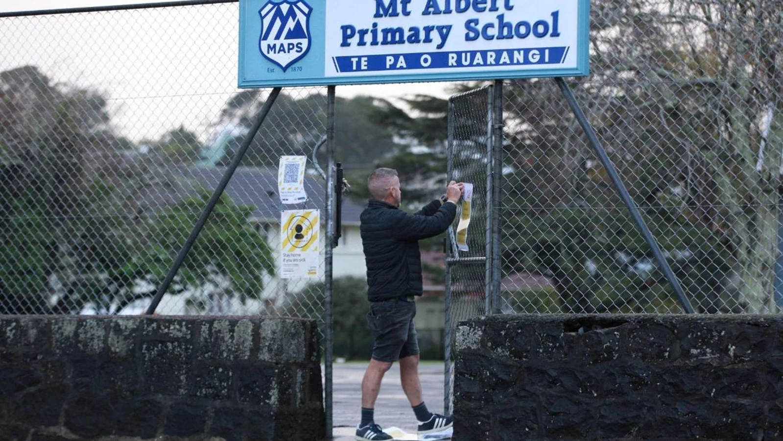 Mt Albert小学紧急关闭！学生家人确诊新冠！