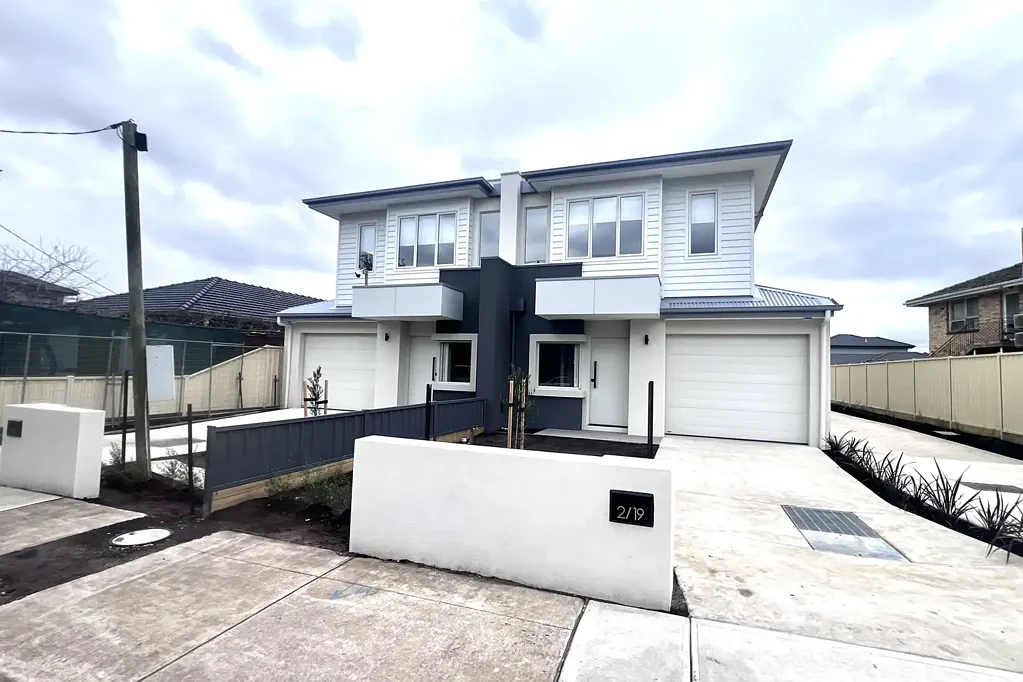 1,2,3 & 4 Brand New Modern Townhouses – Be the First to Move In!