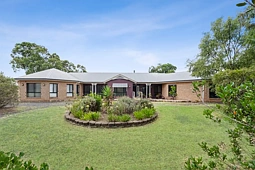 56 Peters Road, Meringandan West