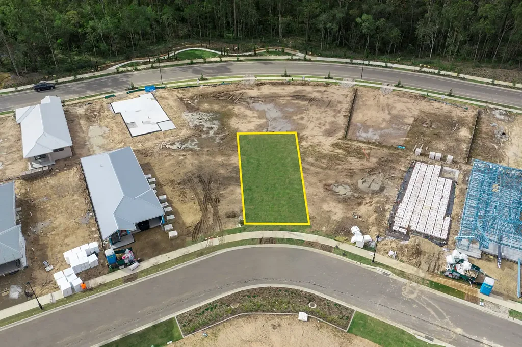 South Maclean IF YOU'RE LOOKING TO SELL YOUR PLOT, WE HAVE CASHED UP BUYERS READY TO MAKE AN OFFER!