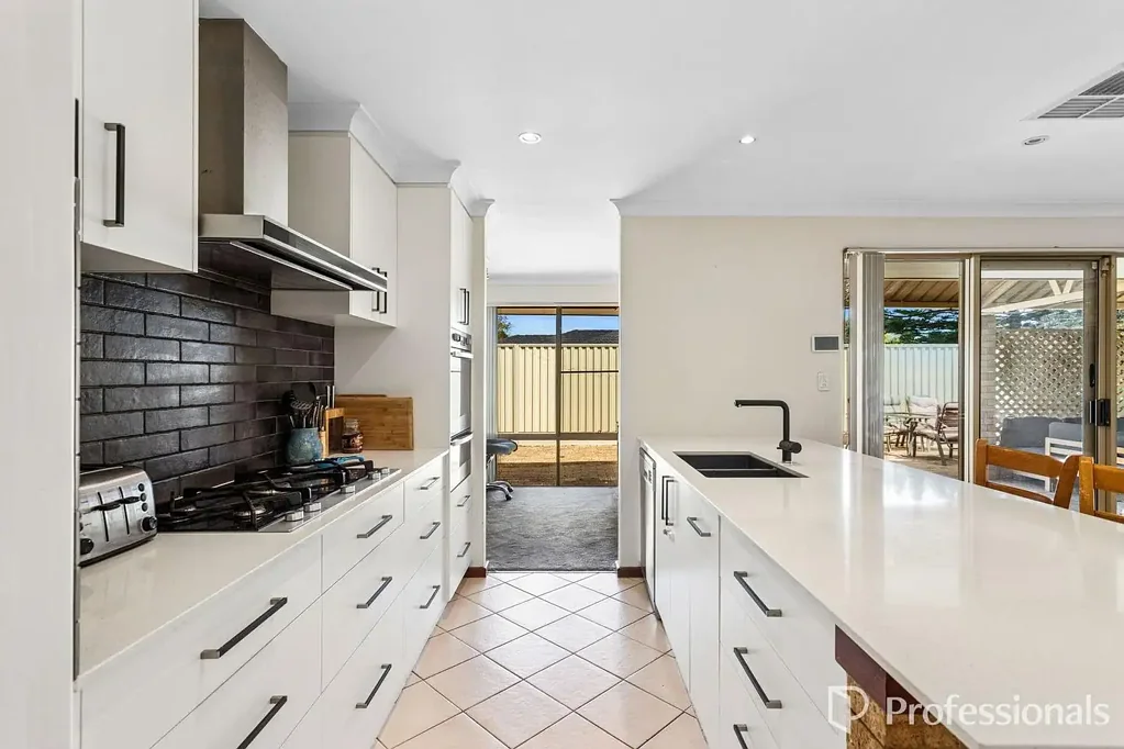 15 Combellack Way, High Wycombe, WA 6057