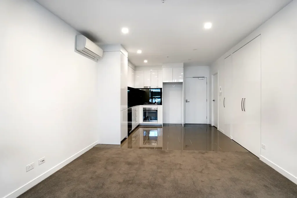 SPACIOUIS one bedroom with IMPRESSIVE walk-in closet - this will suit any fashionista!  - Outdoor area comprises of large front balcony/courtyard