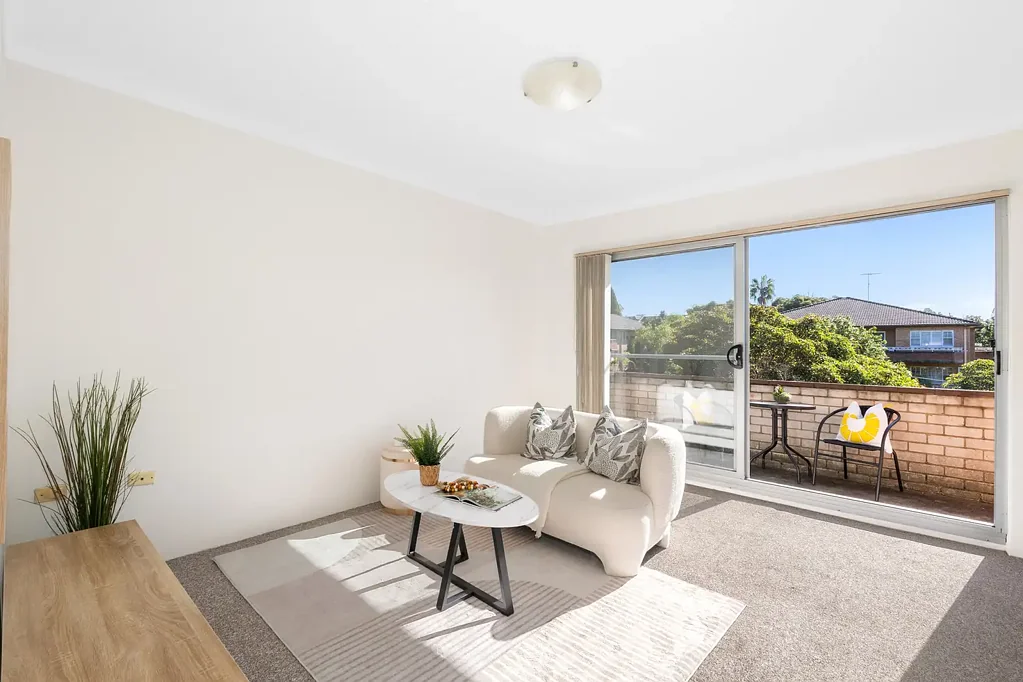 Strathfield 2Zimmer Top Floor, North-Facing Apartment – Prime Strathfield Location