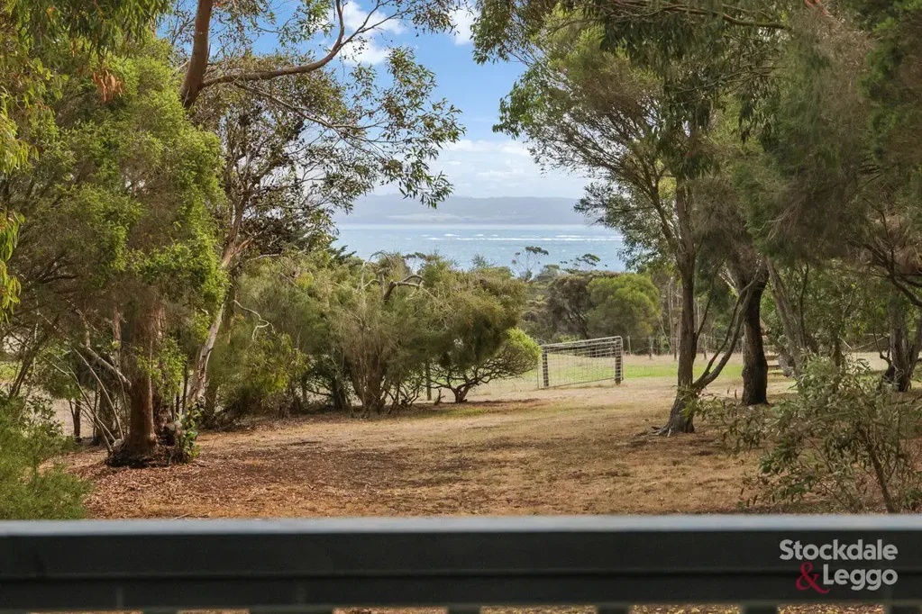 Ventnor 3 Slaapkamer Secluded Acreage with Stunning Bay Views