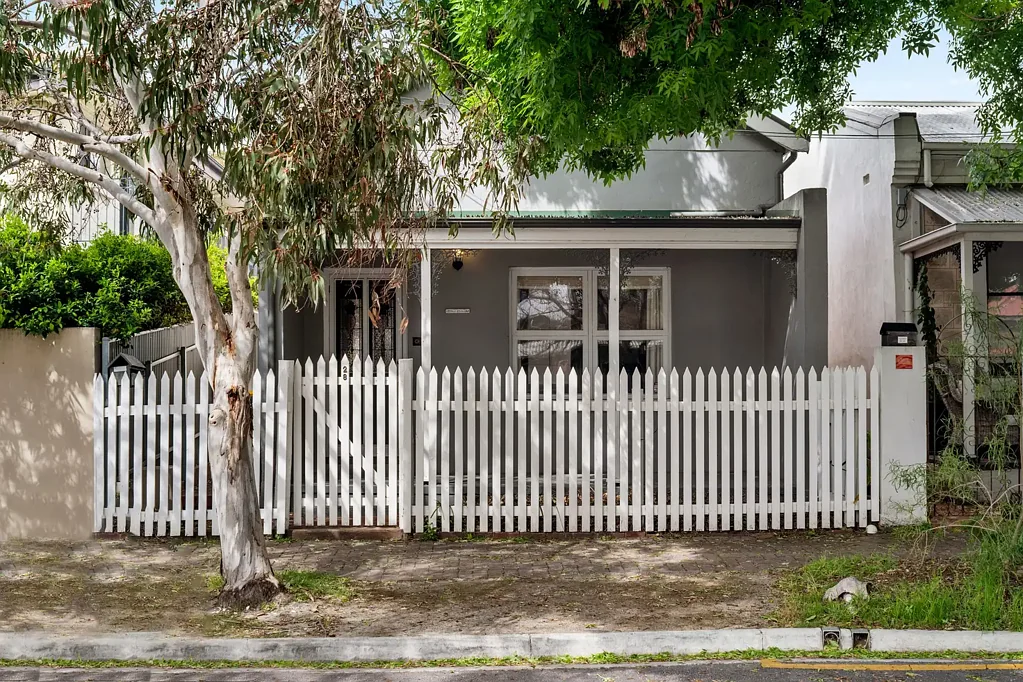 Kensington 1બેડરૂમ Character Stand Alone Cottage - Circa 1910 Charm Meets Kensington's Eastern Suburbs Lifestyle.