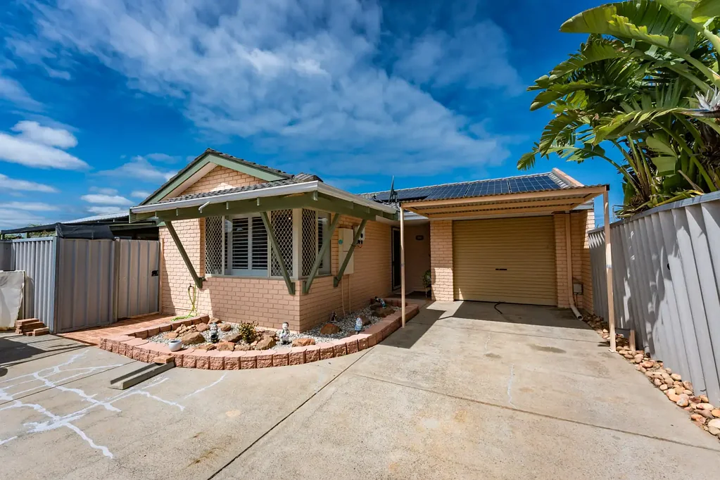 Mount Tarcoola 3 Slaapkamer Neat, Secure & Low-Maintenance Living in Mount Tarcoola