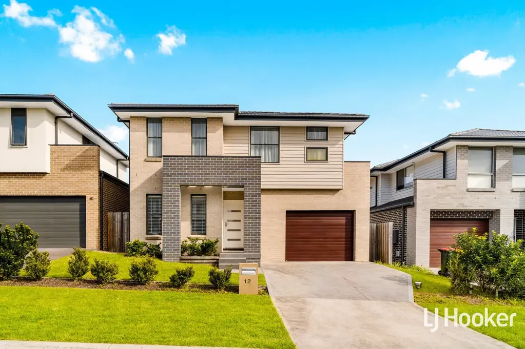 Beautiful 4 Bedroom Home - Great Location!