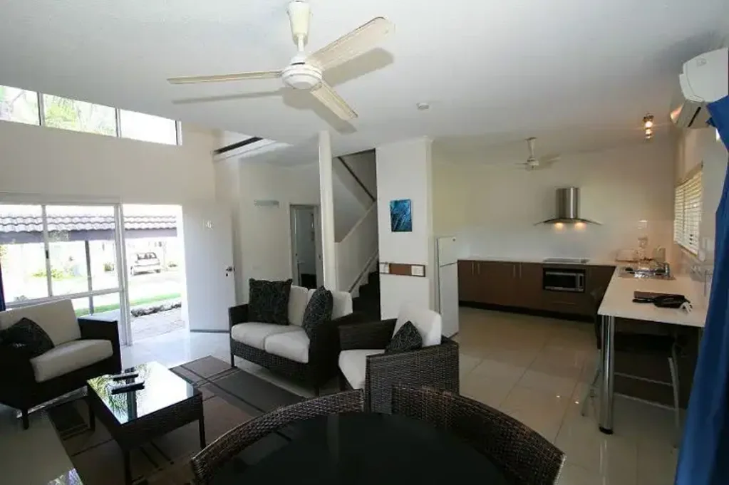 2 bedroom 2 bathroom fully furnished townhouse - Resort Style Living