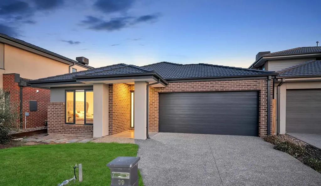4Bedroom family Home with Energy-Efficient Living in Saltwater Estate!!