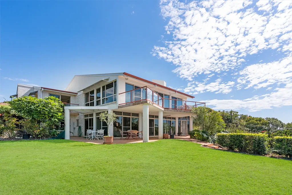 Banora Point 4બેડરૂમ An Exceptional Residence with Gold Coast to Byron Bay Views