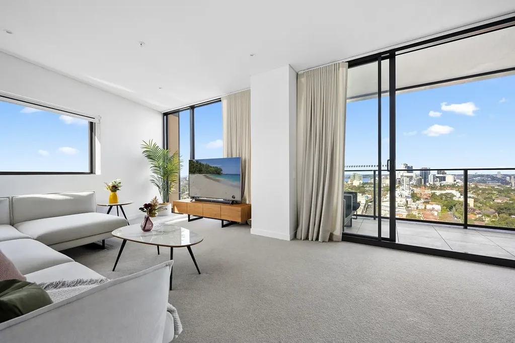 Mirvac Luxury lifestyle on with harbour and city views