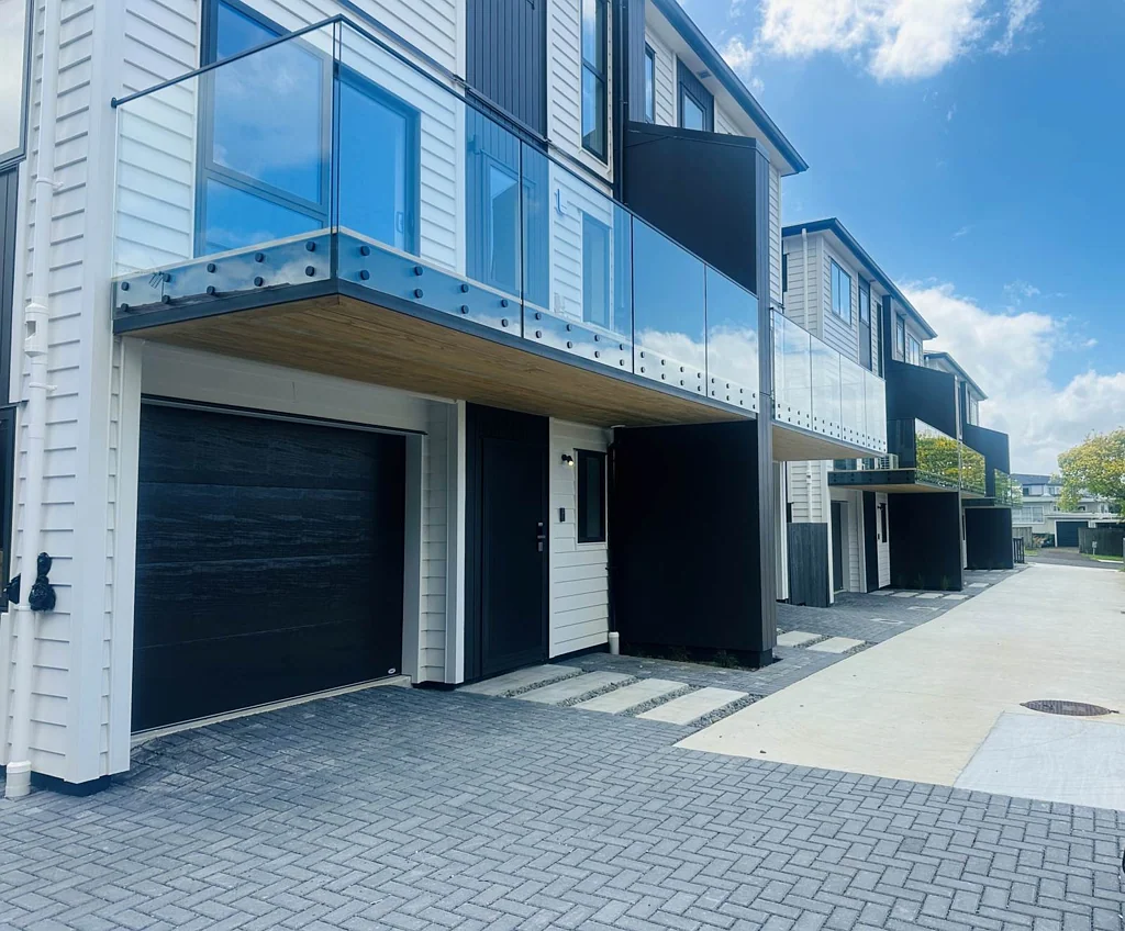 Papatoetoe 3 Slaapkamer Contemporary New-Build Living in Papatoetoe