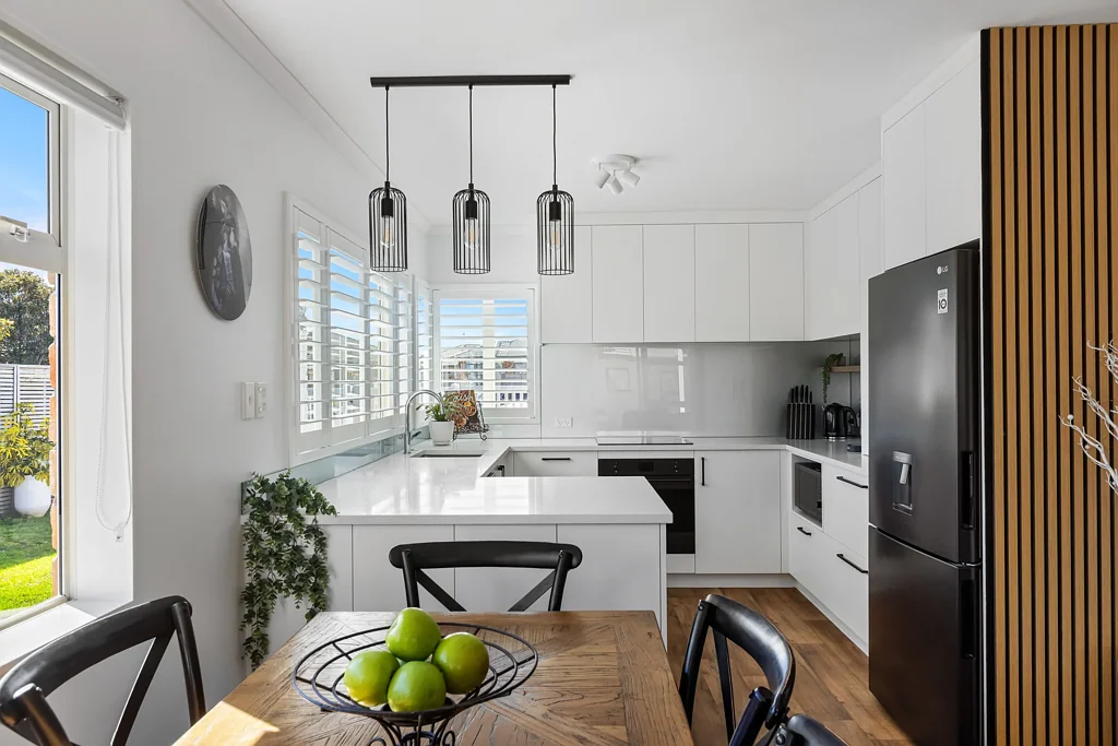 Orewa 3ਬੈੱਡਰੂਮ Beautifully renovated in the heart of Orewa