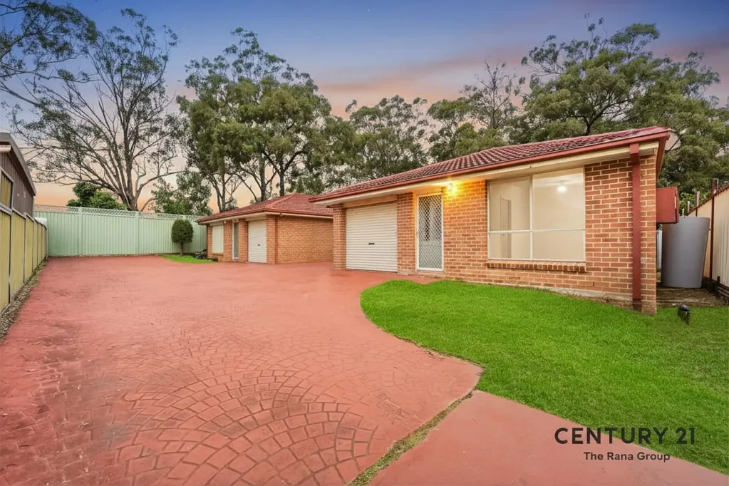Blacktown 6ห้องนอน Two Brick Veneer Houses – HIGH RENTAL YIELD WITH POTENTIAL RENT $1,400