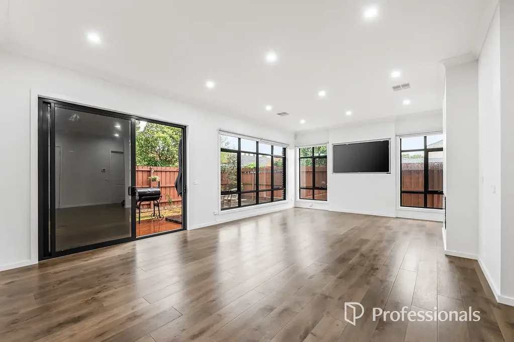 Glen Waverley 4غرفة نوم Walk to GWSC – Light-Filled Family Living with No Body Corp