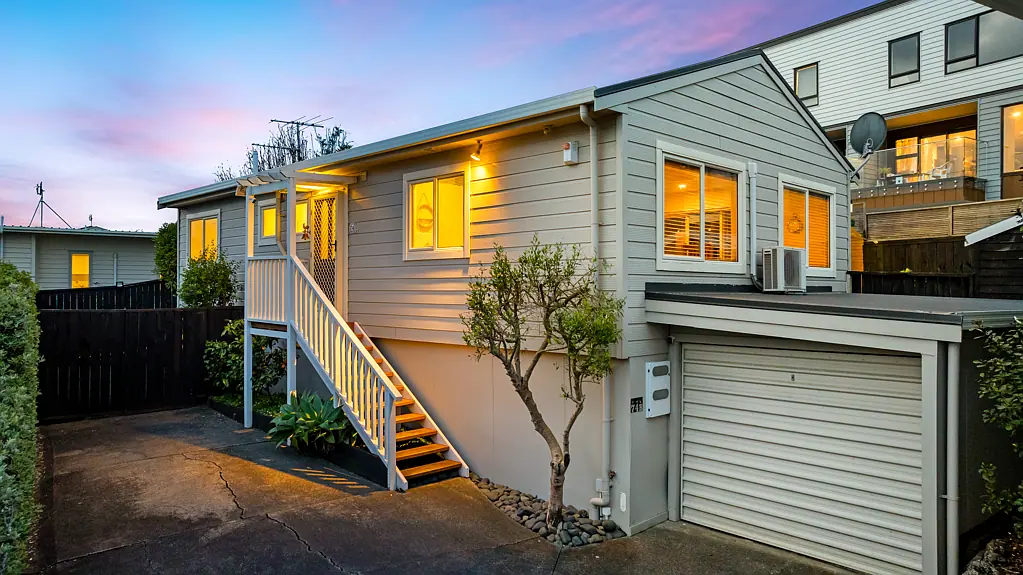 2/74 Sunnynook Road, Sunnynook, North Shore City, Auckland