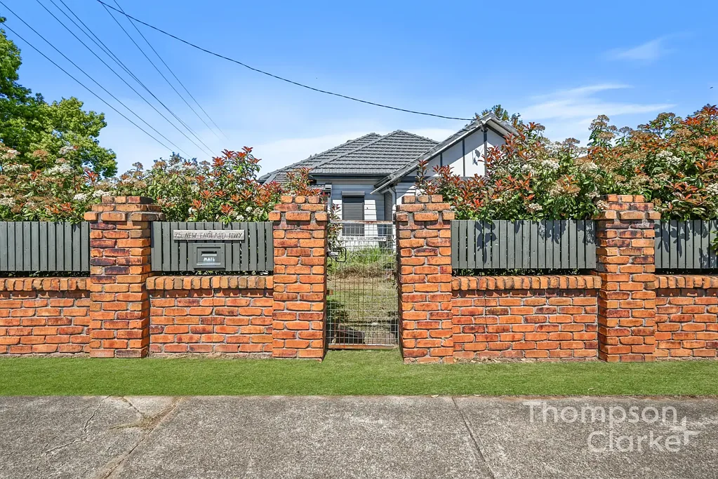 Maitland 3कमरा 🏡 SPACIOUS FAMILY LIVING WITH AN ENTERTAINING DECK, MASSIVE SHED, INCREDIBLE SIDE LANE ACCESS & MULTIPLE CAR SPACES!