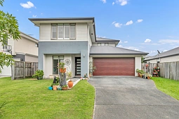 61 Finnegan Circuit, Oxley