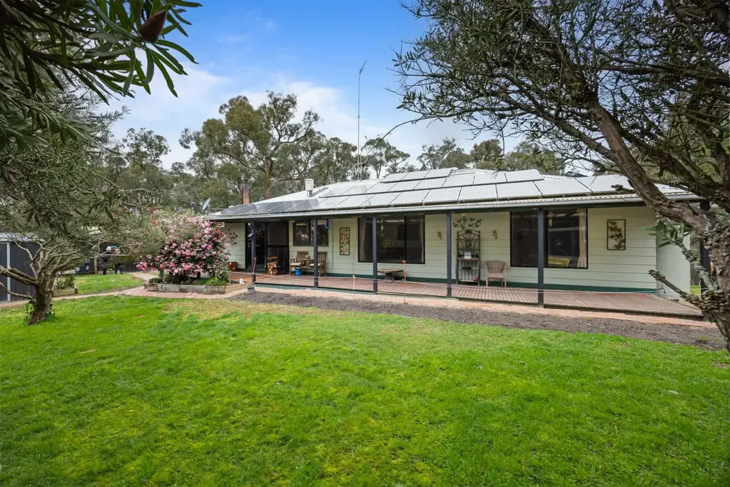 2334 Glenelg Highway, Scarsdale, VIC 3351