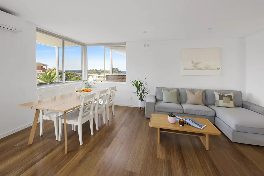 Dee Why 3 Slaapkamer NE Oversized Sanctuary with Sweeping Coastal Views