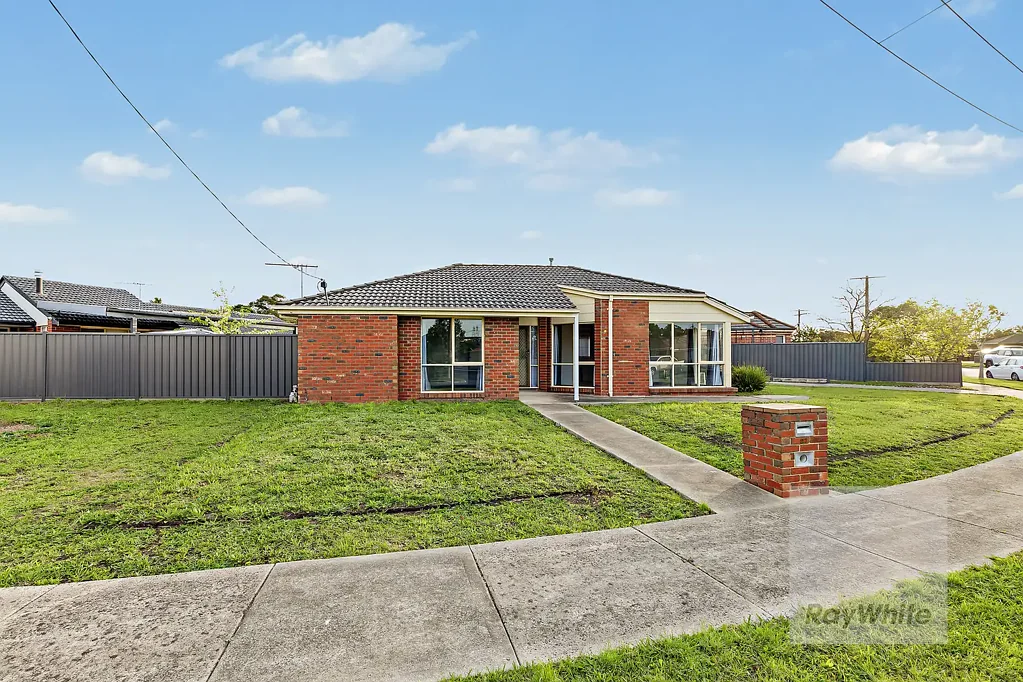 FAMILY HOME IN FANTASTIC LOCATION