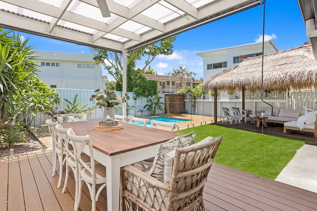 1/5 Parnki Parade, Palm Beach, QLD 4221
