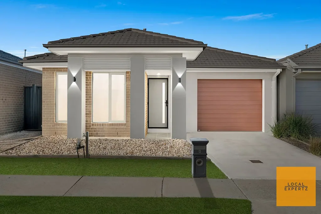 8 Makiti Crescent, Harkness, VIC 3337