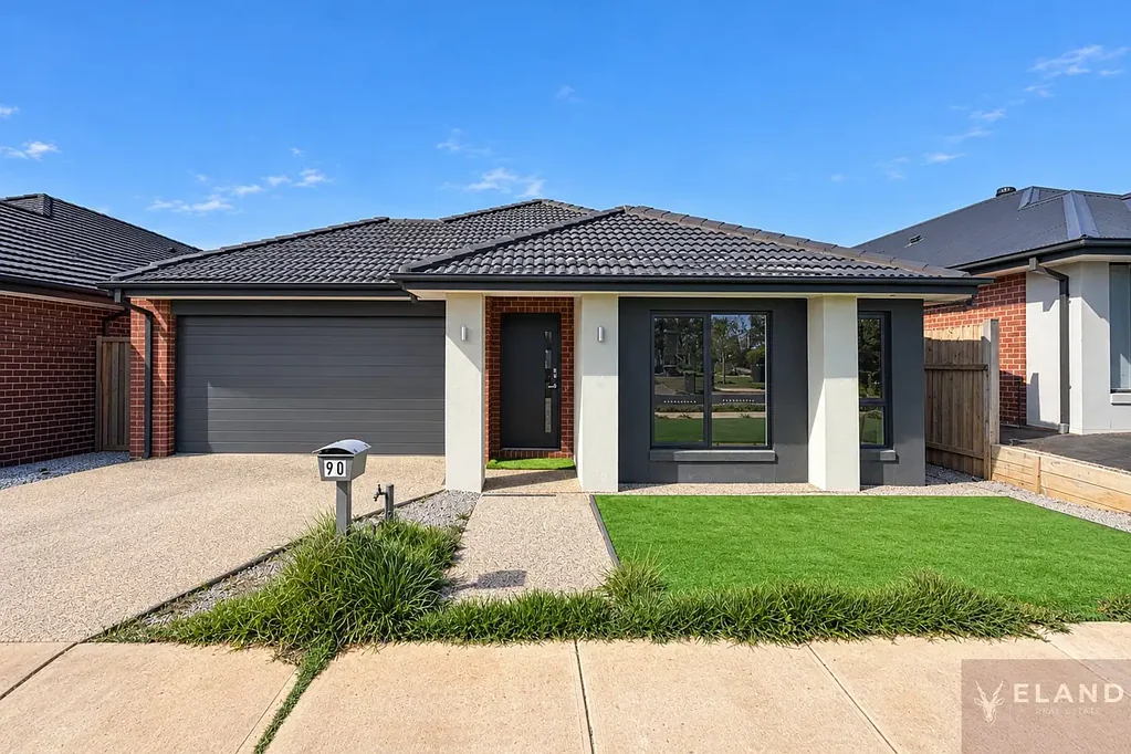 Weir Views 4房 宽敞朝北家庭住宅，设有三个起居区 Spacious North-Facing Family Home with Three Living Areas