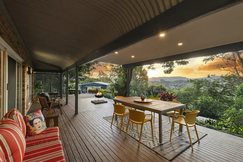 Terranora 4房  Peaceful Family Living with Sweeping Hinterland Views
