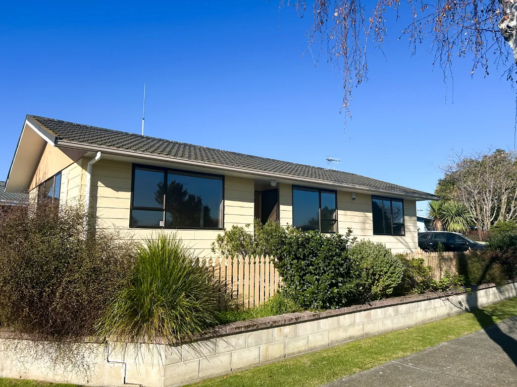 Sunny 3-bedroom,Greenmeadows, Napier.