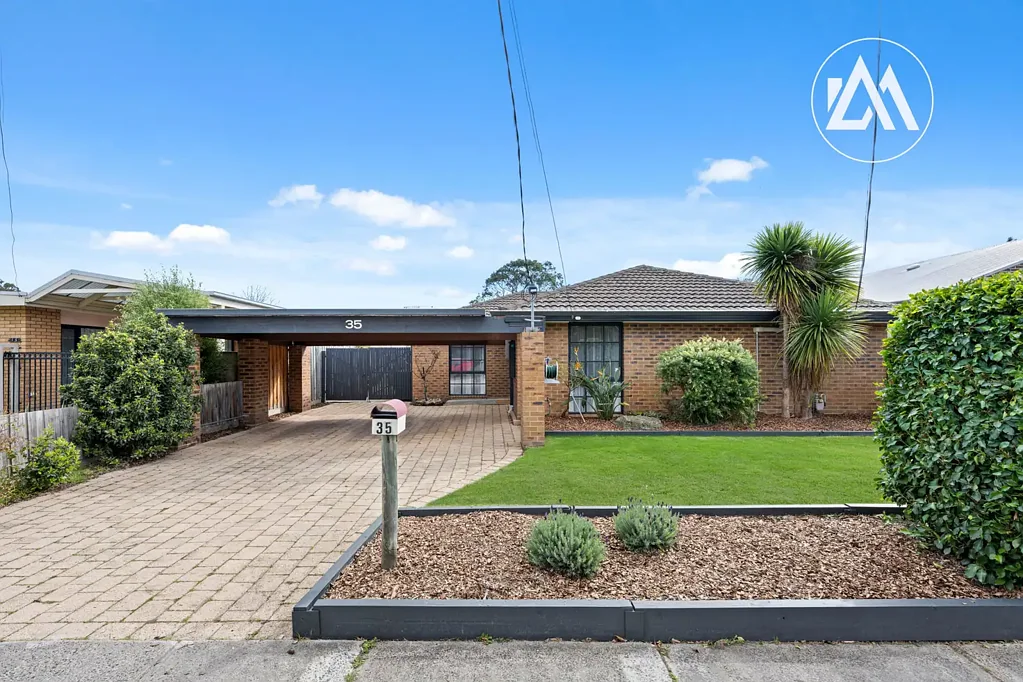 Seaford 4房 Seaford 中心地段的尊贵家庭生活 Elevated Family Living in Central Seaford