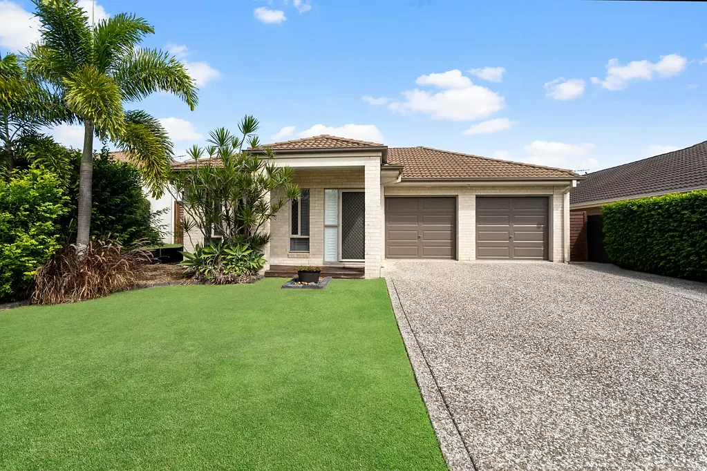 TWO LIVING AREAS & IN GROUND POOL
