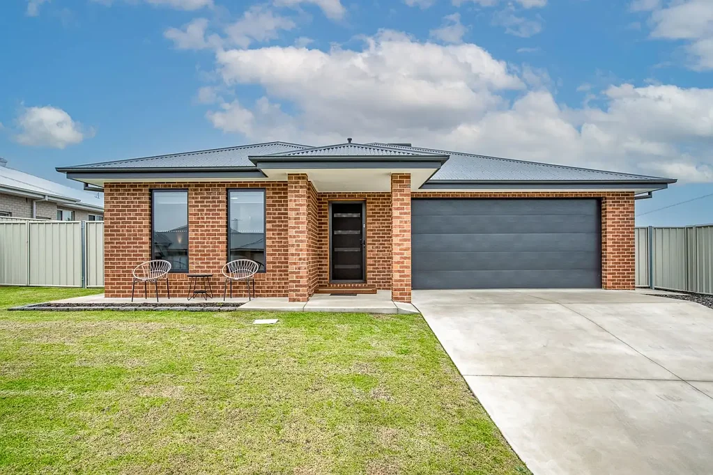10 Jackeroo Circuit, Thurgoona, NSW 2640
