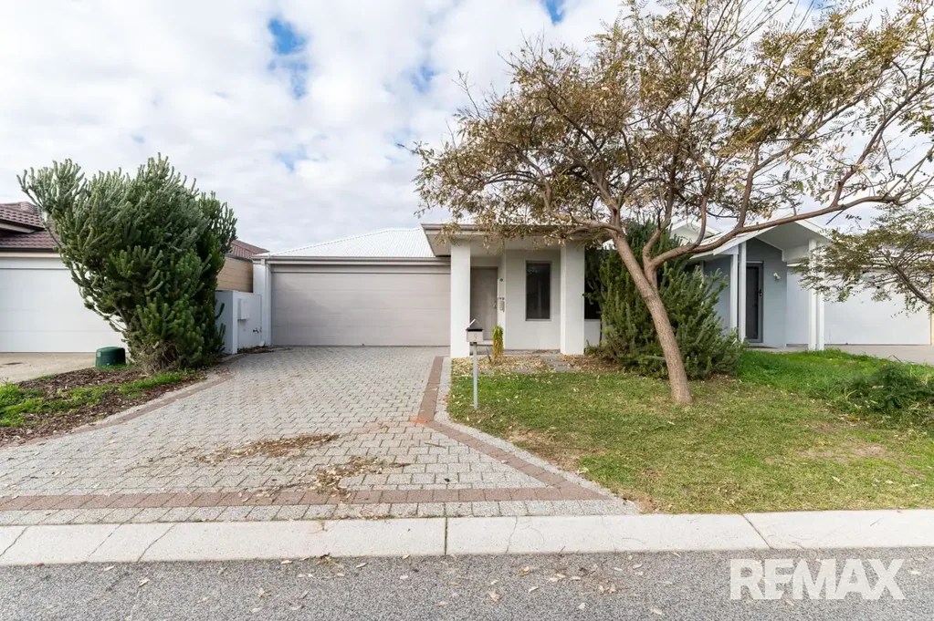 Alkimos 4غرفة نوم Coastal Potential – Spacious Family Living with Room to Make It Your Own