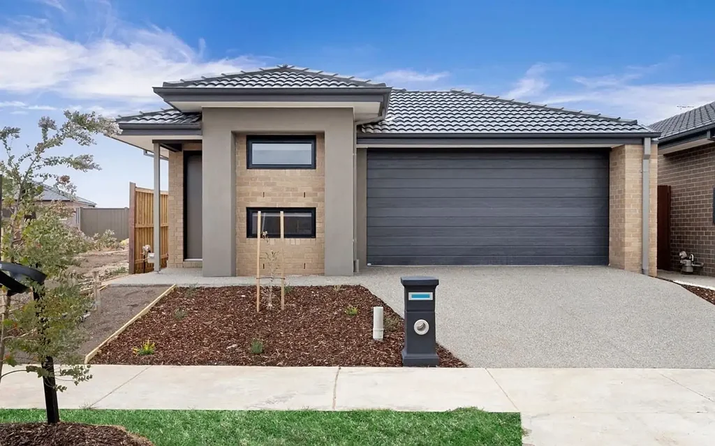 Spacious & Modern 4-Bedroom Family Home for Lease!!!
