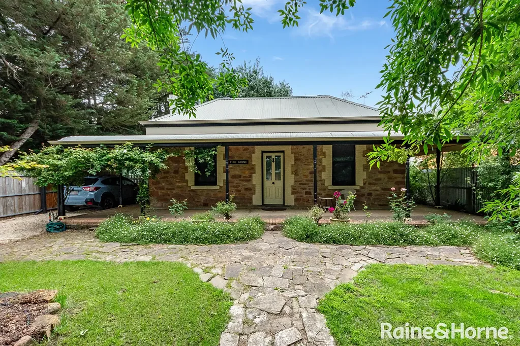 Beautiful stone home in the heart of Mt Barker (can be fully or partly furnished)