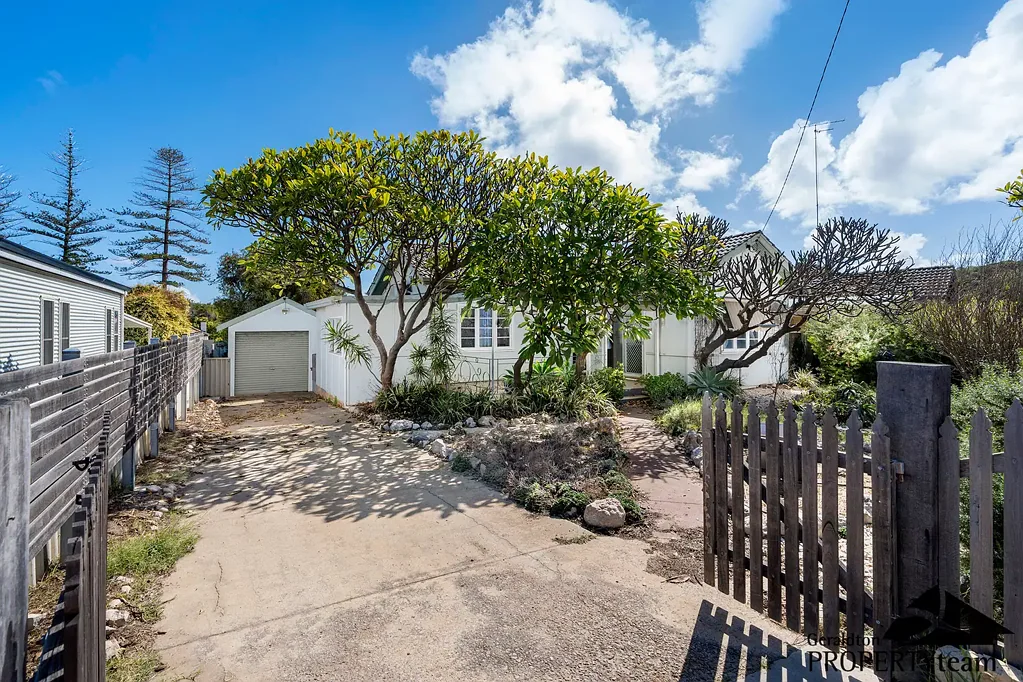 Geraldton 3ਬੈੱਡਰੂਮ A Charming Classic with Endless Potential