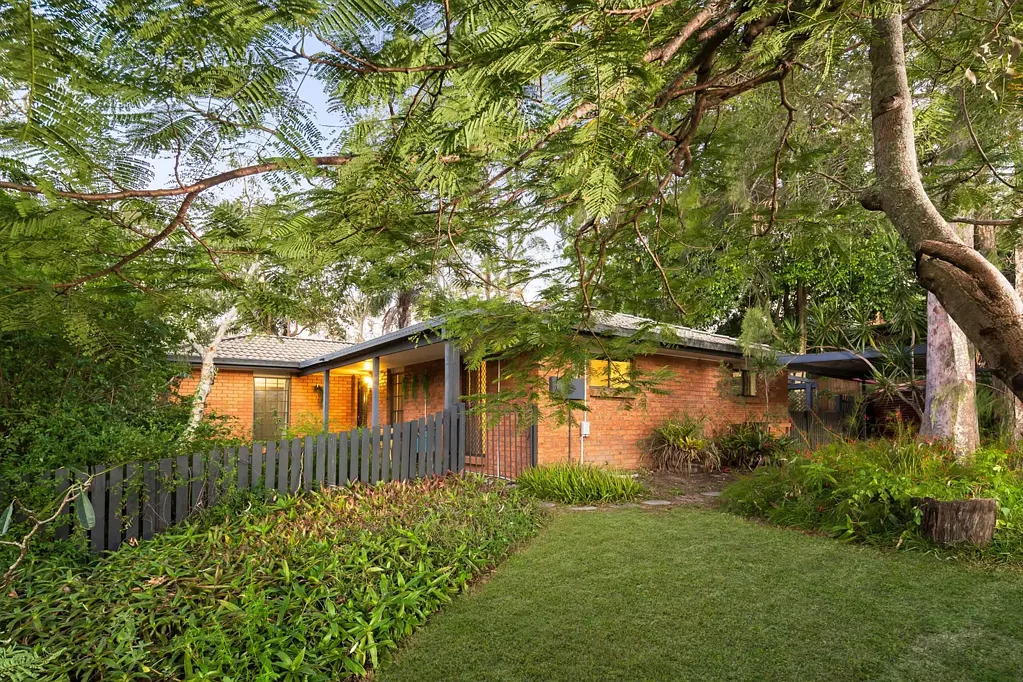 12 Pinkwood Street, Bellbowrie, QLD 4070