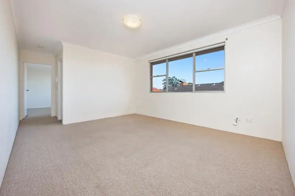 Sunny & Spacious