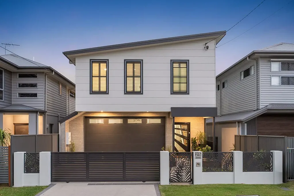 Deagon 4 Bedroom Waterfront Luxury Meets Effortless Family Living on Cabbage Tree Creek